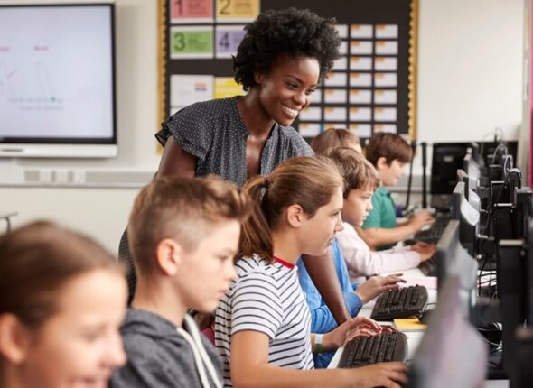 072519-students-online_1034x634.tmb-5x3-xl-1024x628.jpg